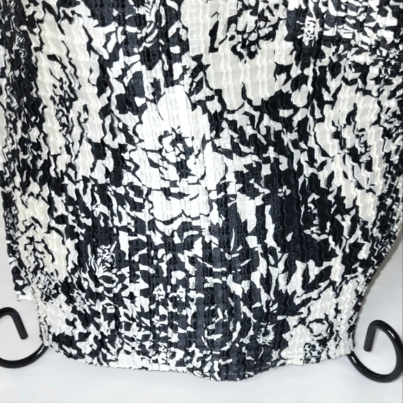 ⚘️ George "Ruffled" Top - Picture 6 of 11